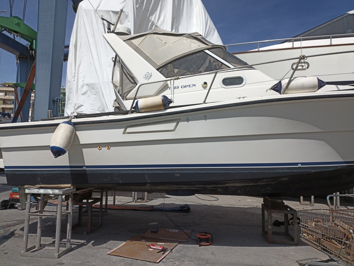 Trasduttore Garmin GT24 UHD ClearVü installato a specchio di poppa